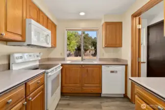 Easy care hard surface countertops