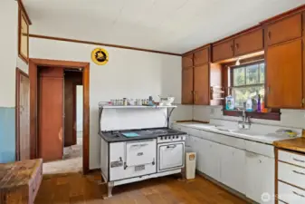 Vintage stove in the kitchen.