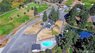 2 Seasonal heated pools, Golf, Chalet Clubhouse, Basketball and Smith Lake for Trout Fishing, Paddleboarding and Etc.