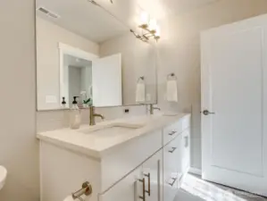 attached full bath to primary