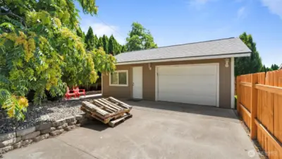 Detached garage in back