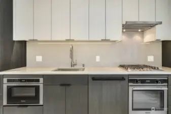Gorgeous finishes and Blomberg, Liebherr & Bosch appliances.