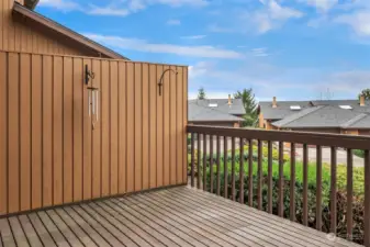 A quiet deck to enjoy the beautiful territorial property views.