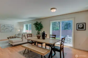 Opens to dining