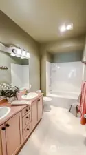 Dual vanity & jetted tub/shower