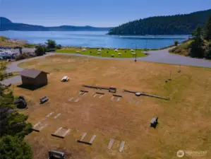 Cabana beach front park with horseshoes, volleyball, etc. Can be rented by Skyline property owners for private events.