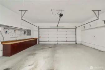 Attached 2 car garage- 670 sq ft