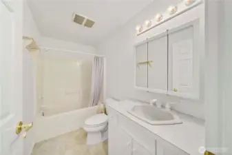 Upper full bathroom