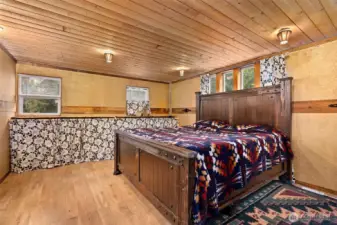 additional room in studio