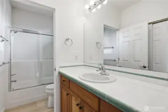 Guest room's ensuite bathroom.