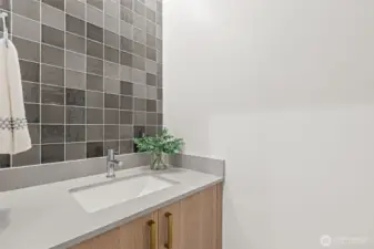 powder room on the mainfloor