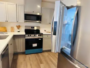 Brand New Kitchen with SS Appliances