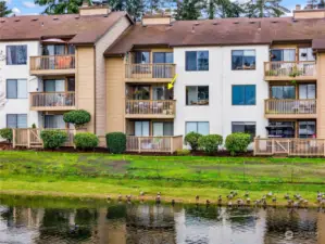 Welcome to your dream condo in the Lakeside Village community!