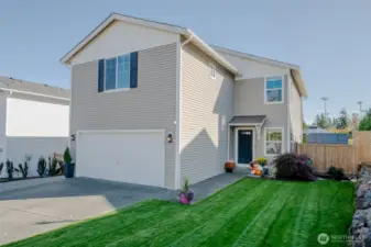 Welcome to Kentlake Highlands—where peaceful living in unincorporated King County meets the convenience of nearby shopping, dining, and parks!