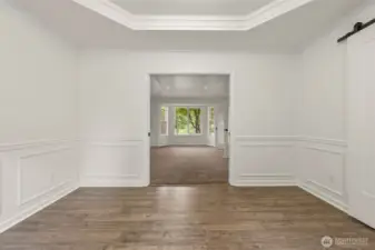 Flex Space great for library or 2nd office and looks into front room