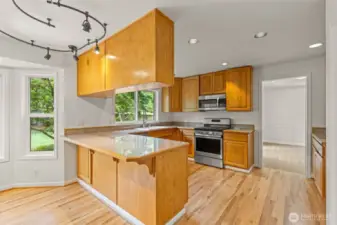 Efficient Kitchen Layout Blending Function & Style