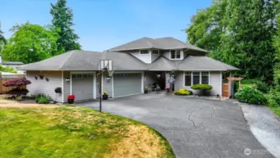 Welcome home to this lovely home!