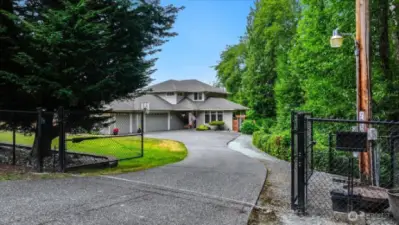 Privacy with an electronic gated entrance