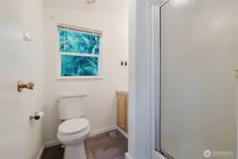 3rd bathroom en suite