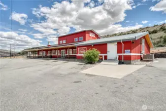 Everyday Convenience  Grab last-minute items, fresh donuts & coffee, ice, or beverages at Red Apple Market—just 1 mile up the road.