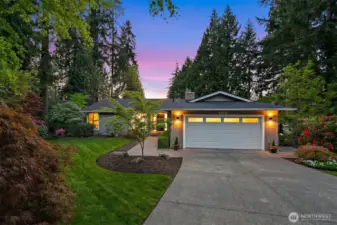 Convenient to I-90 access yet surprisingly quiet being tucked away at the back of a cul-de-sac awaits your private oasis. You have to work really hard to see any houses in the backyard. Walking distance to Spiritridge Elem.