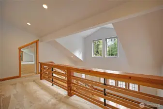 Upper Open Loft~