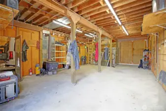 Center Bay of Barn w/ Wood Heat and Pass-Through~