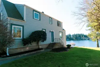 Picture perfect Cape Code offer classic touches with modern amenities.