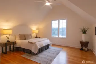Spacious vaulted primary, wake up to lake views!