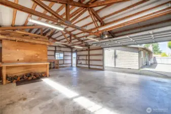 Huge 26' x 36' shop/garage