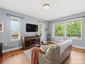 Living Room - Off Entry