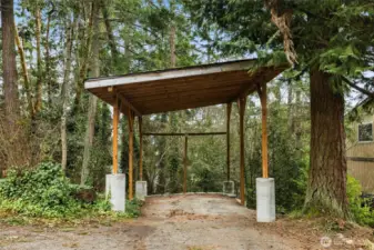 Outbuilding: carport