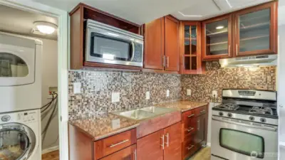 Sink & Laundry room