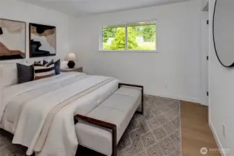Primary suite has en-suite 3/4 bath.