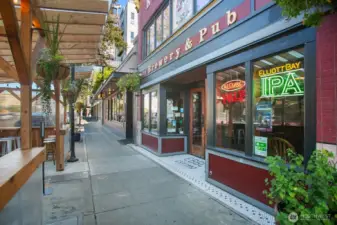 Local pubs and gathering spots are just around the corner, making it easy to meet up with friends for a drink, catch live music, or simply enjoy the neighborhood vibe. Living here means connection and good times are always close at hand.