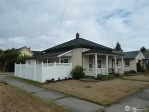 This is a picture of the house before the current seller enclosed the front door.