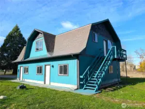 Seperate entrance to upper level.