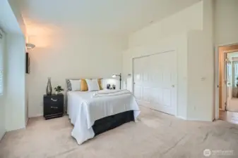 Plenty of room for oversized furniture set & sitting area