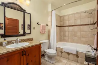 2nd Ensuite Bathroom