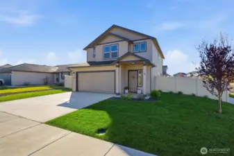 Middleton Floor Plan on Large Corner Lot