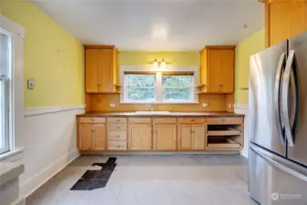 Kitchen needs new flooring but ready to use.