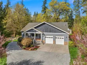 Close to Elementary school and beaches.