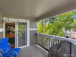 Covered deck off kitchen