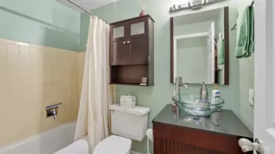 Main bathroom
