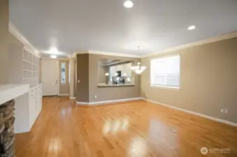 Open breakfast bar off of kitchen