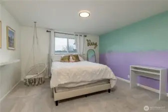 Fourth bedroom (upper level)