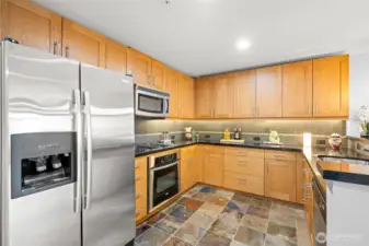 The entire home shows "like new" .... you will be impressed with the near perfect condition.