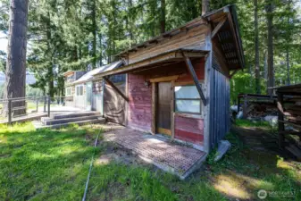 Additional Outbuildings for Storage or Hobbies!