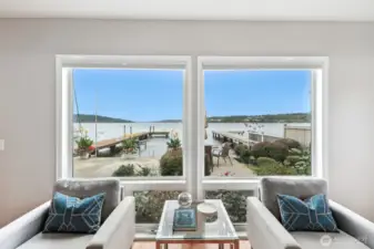 Enjoy breathtaking views overlooking Lake Washington through floor to ceiling windows in the living and dining areas.