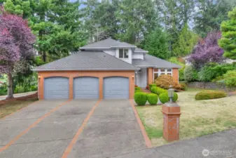 Beautiful home in lovely Cormorant Passage.